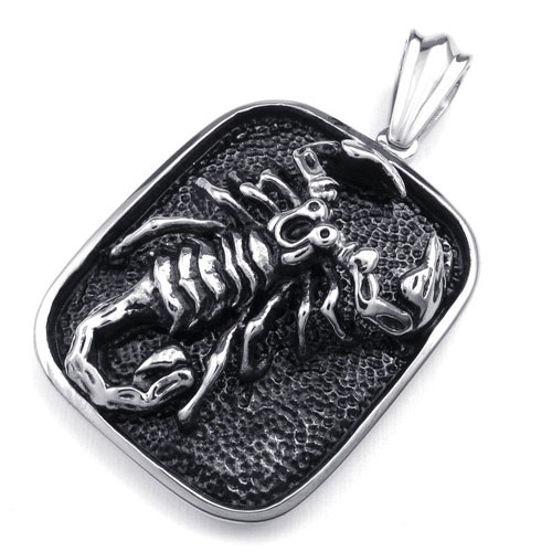 Медальон в виде скорпиона на плашке из стали
